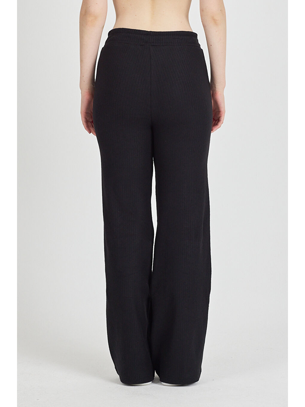 Kadın Siyah Yüksek Bel Bol Paça Kaşkorse Fitilli Cepli Pantolon Eşofman Altı-6