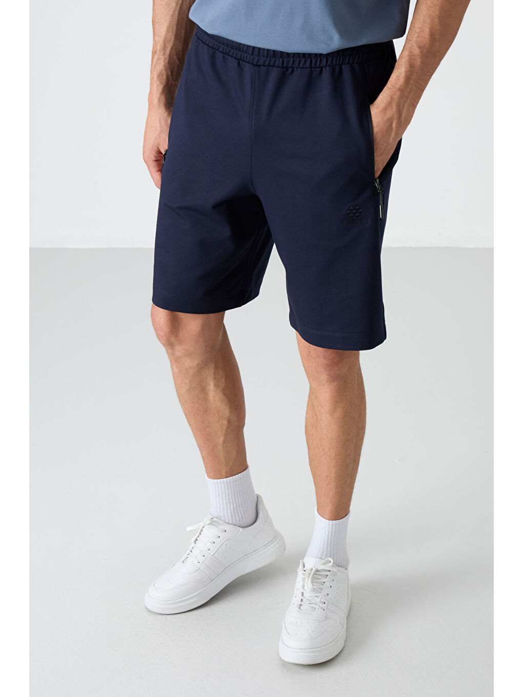 İndigo Gizli Fermuar Arka Cepli Bağcıklı Standart Kalıp Erkek Şort - 81136-2