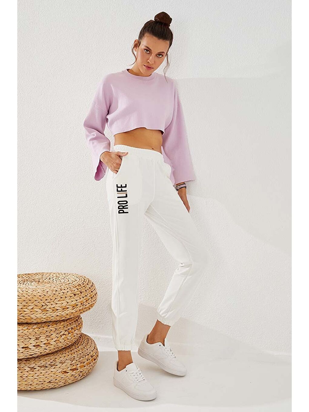 Ekru Yazı Nakışlı Rahat Form Lastik Paça Kadın Eşofman Alt - 94571