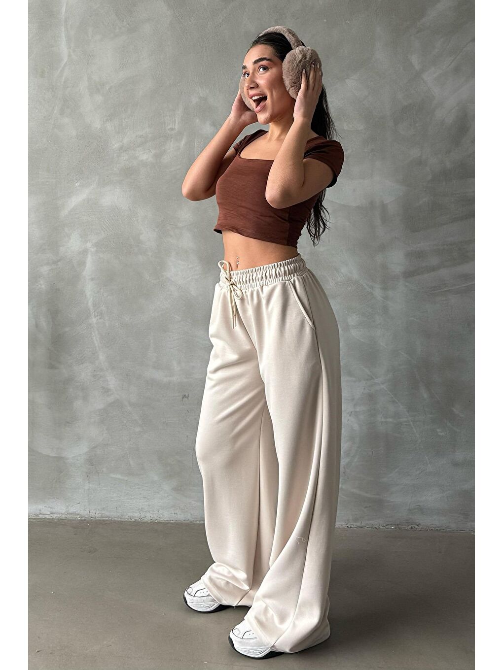 Kahverengi Kare Yaka Kadın Tişört Mg2294-3