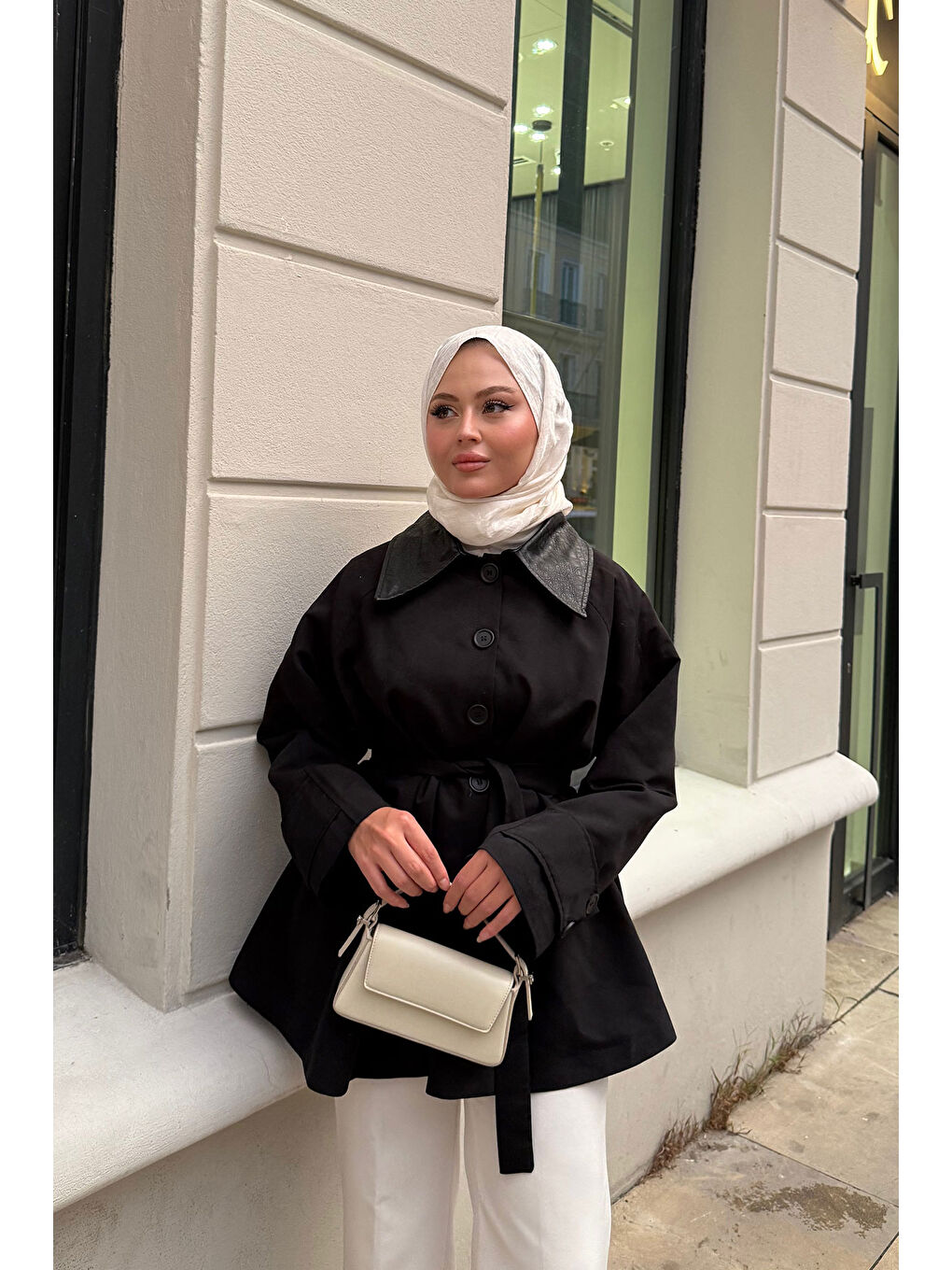 Kadın Yakası Deri Trenç Siyah-1