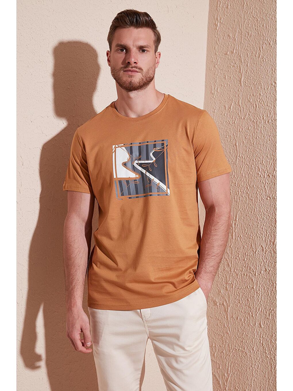 Sarı Baskılı Bisiklet Yaka %100 Pamuk Slim Fit Tişört 646R4040