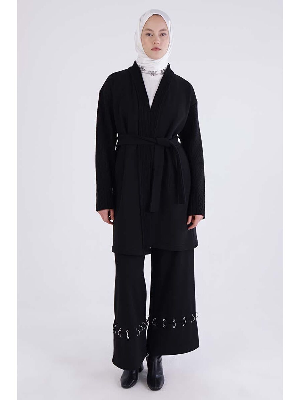 Siyah Triko Garnili Kuşaklı Rahat Hırka-1