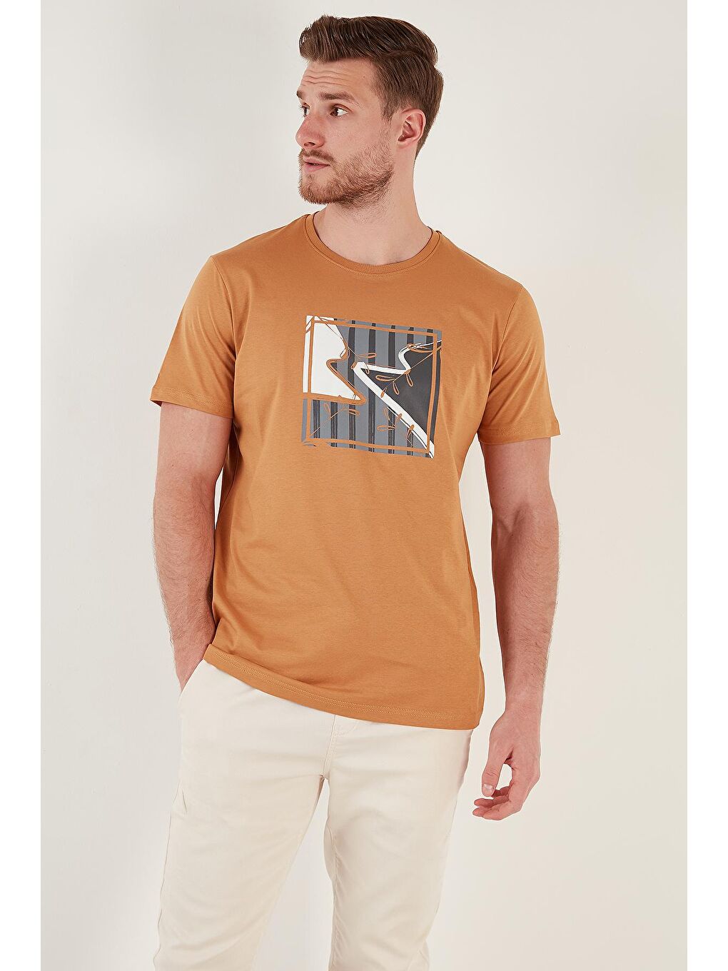 Sarı Baskılı Bisiklet Yaka %100 Pamuk Slim Fit Tişört 646R4040-2