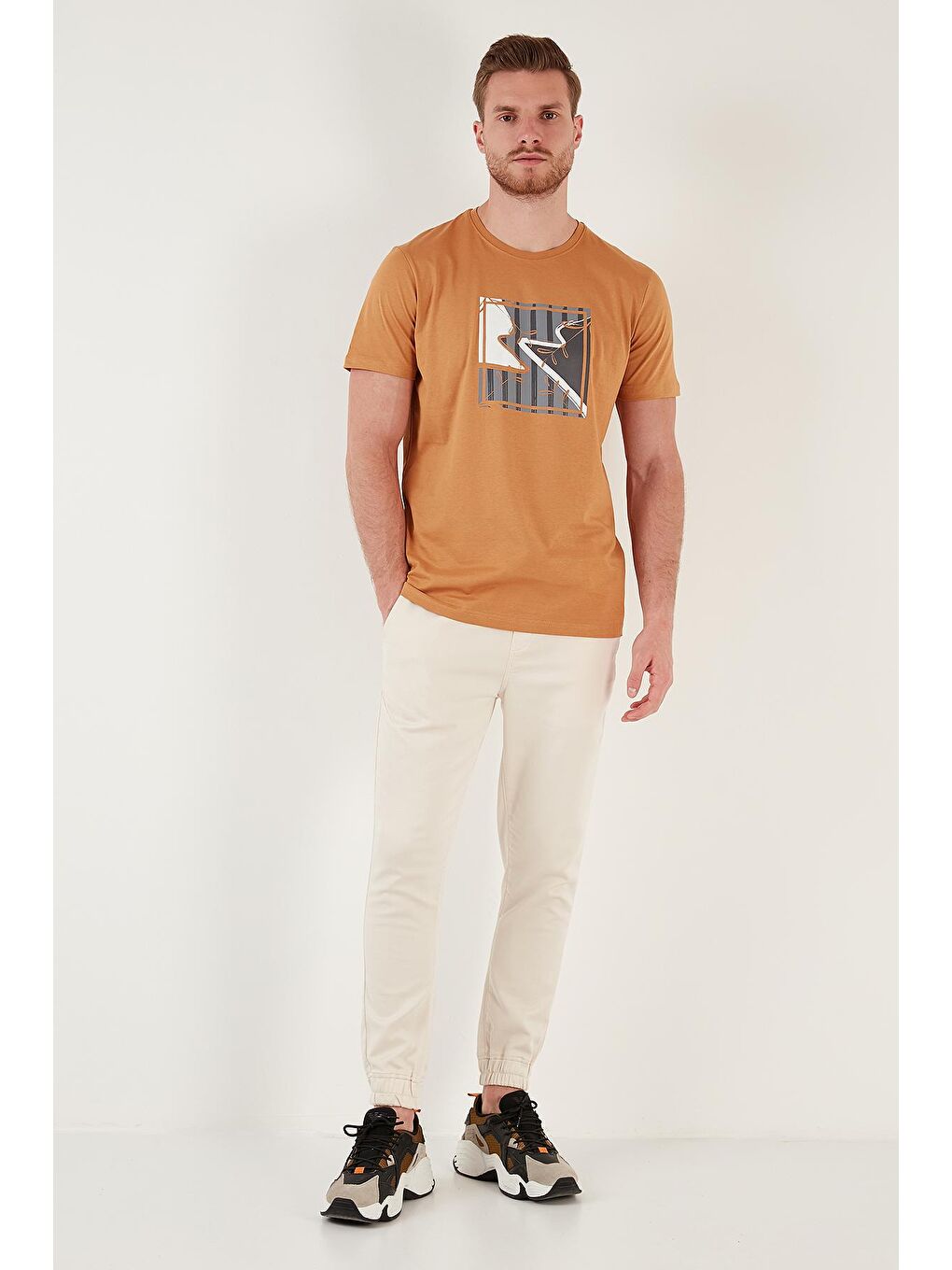 Sarı Baskılı Bisiklet Yaka %100 Pamuk Slim Fit Tişört 646R4040-3