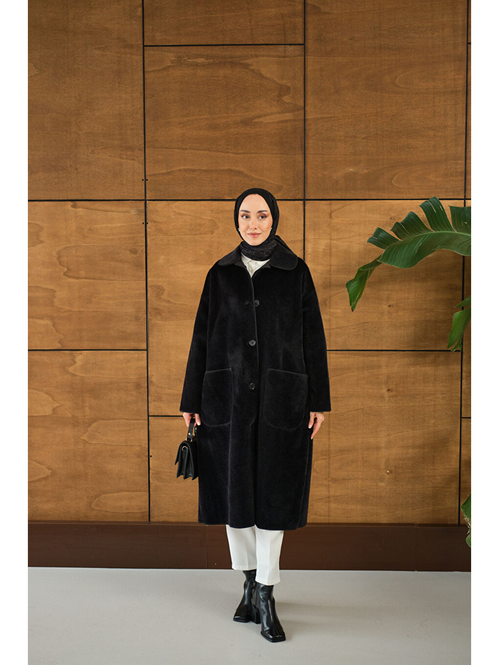 Kadın Yaka Detay Pelüş Kaban Siyah-4