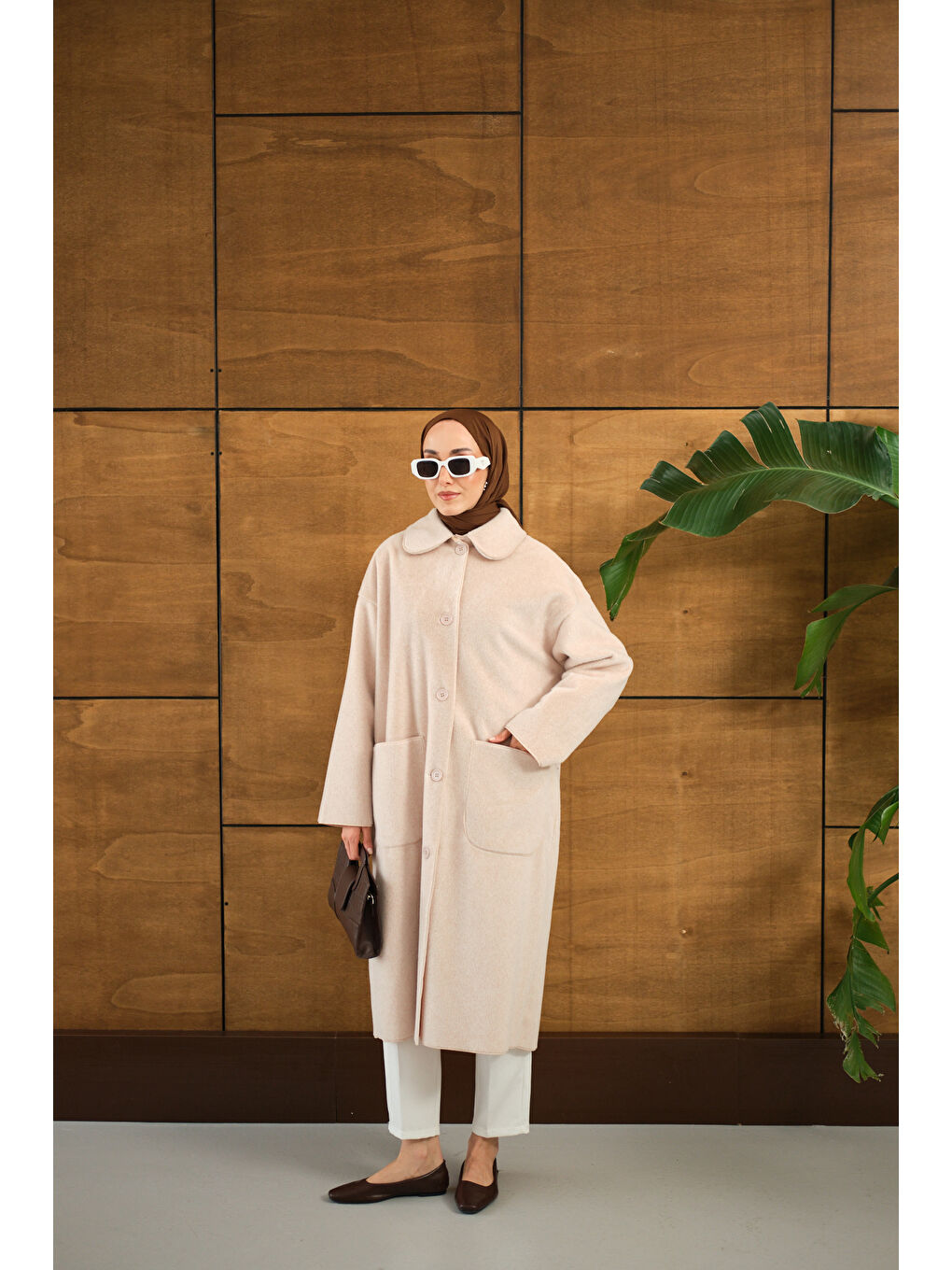 Ekru Kadın Yaka Detay Pelüş Kaban Krem