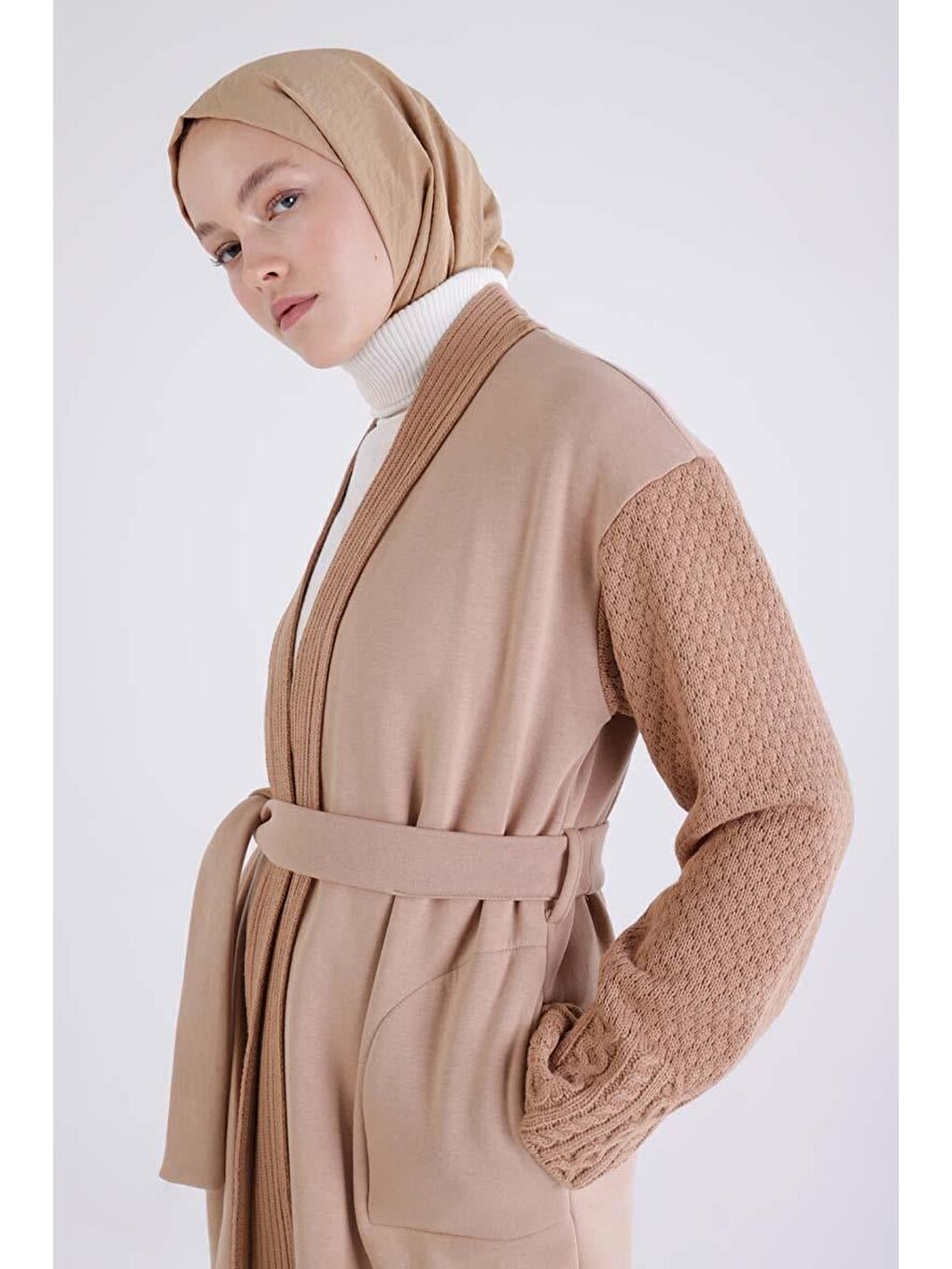 Bej Triko Garnili Kuşaklı Rahat Hırka-4