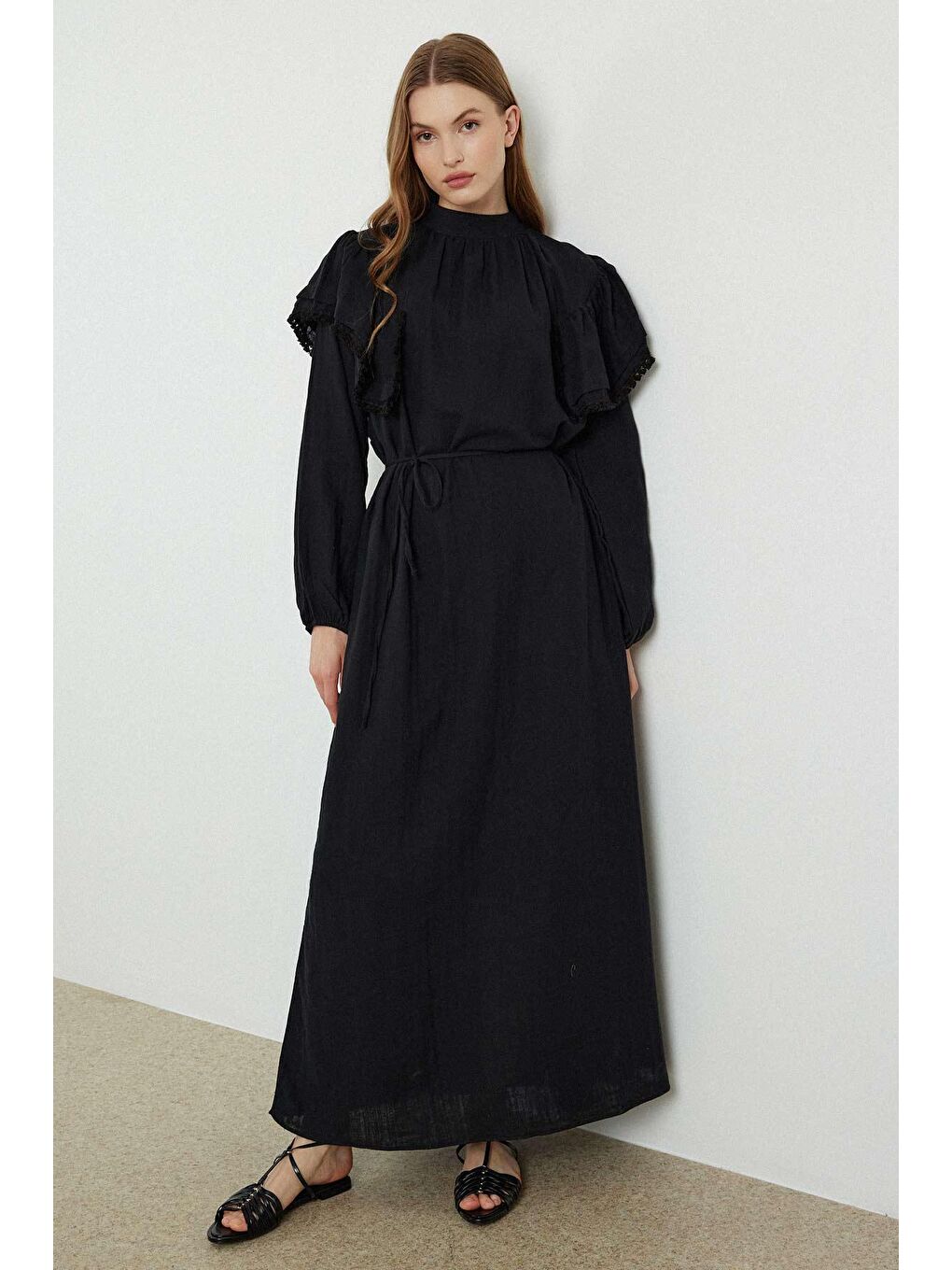 Şerit Detaylı Organik Siyah Müslin  Elbise