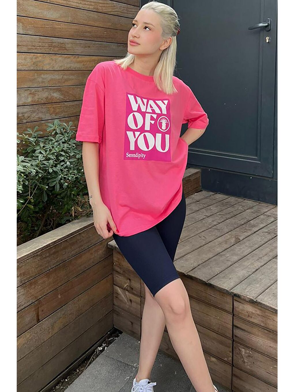 Pembe Baskılı Bisiklet Yaka Overfit Tişört