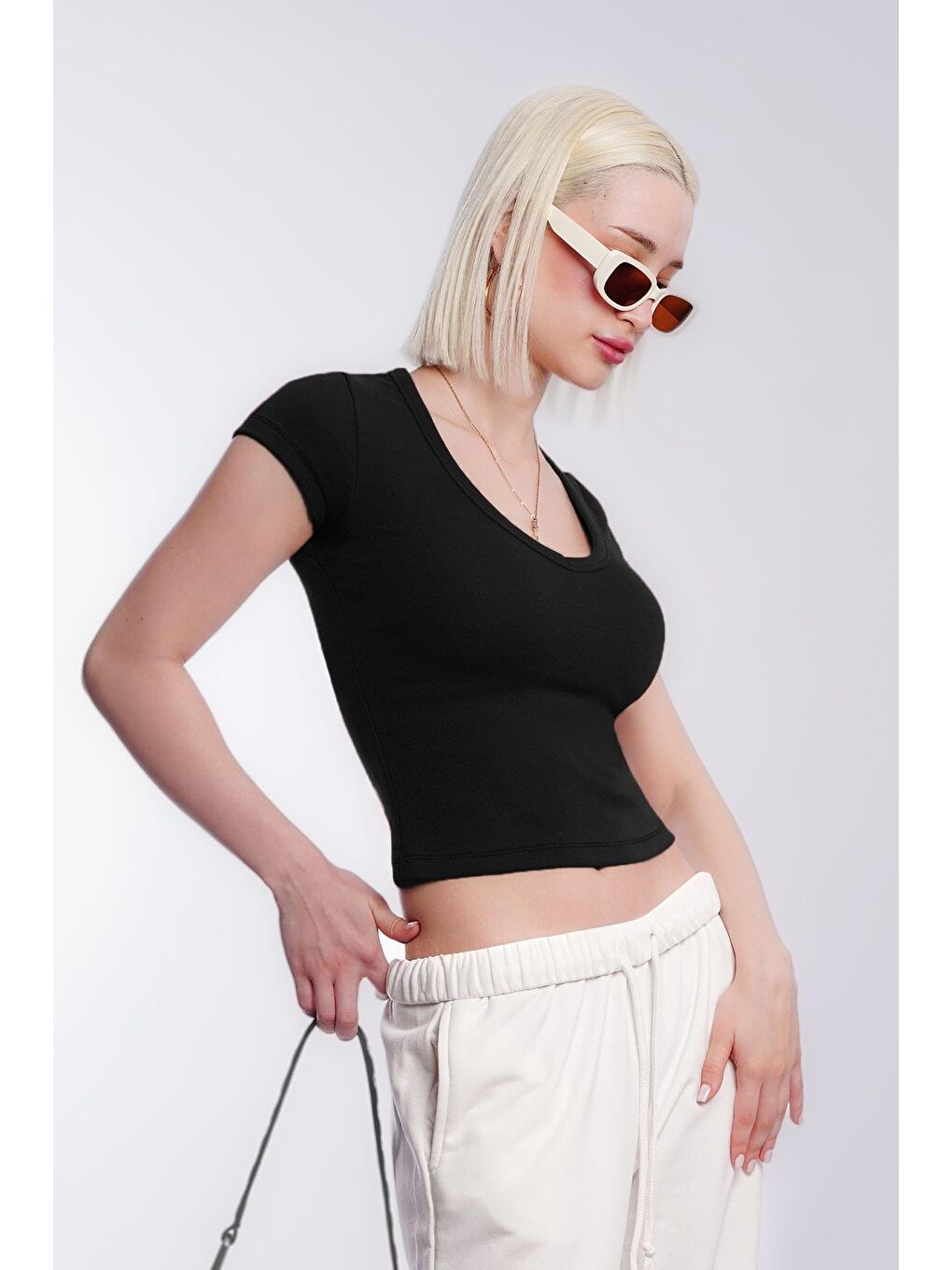 Siyah V Yaka Basic Kadın Tişört Mg2450-1