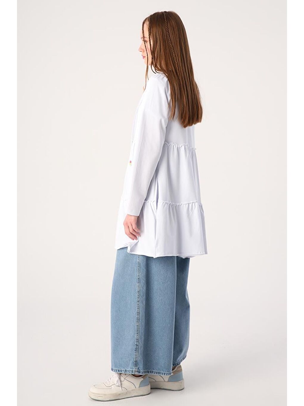 Beyaz Fırfırlı Neon Detaylı Kapüşonlu Örme Hırka-2