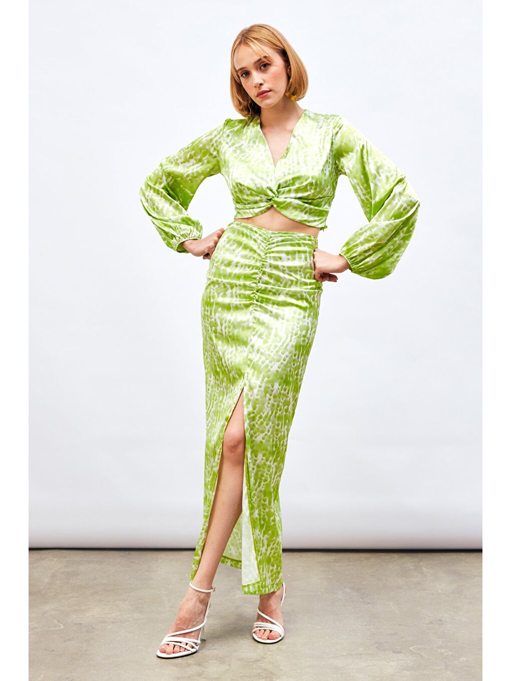 Yırtmaç Detaylı Desenli Uzun Etek - Yağ Yeşili