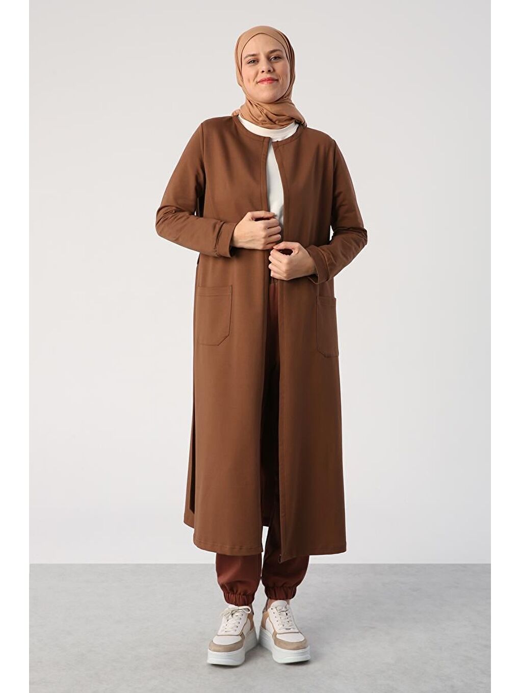 Kahverengi Açık Kahve Kuşaklı Cepli Bisiklet Yaka Uzun Hırka-1