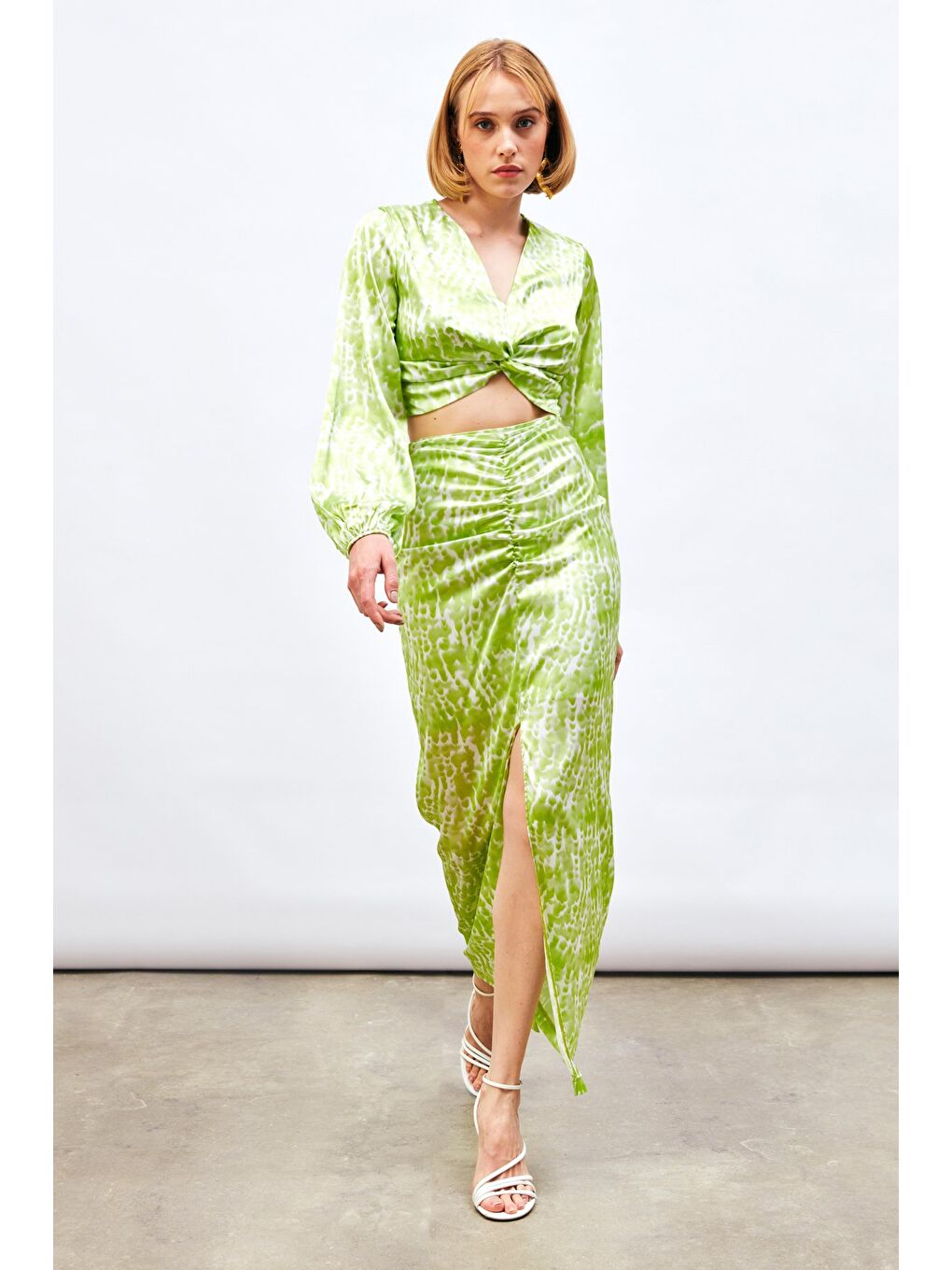 Yırtmaç Detaylı Desenli Uzun Etek - Yağ Yeşili-2