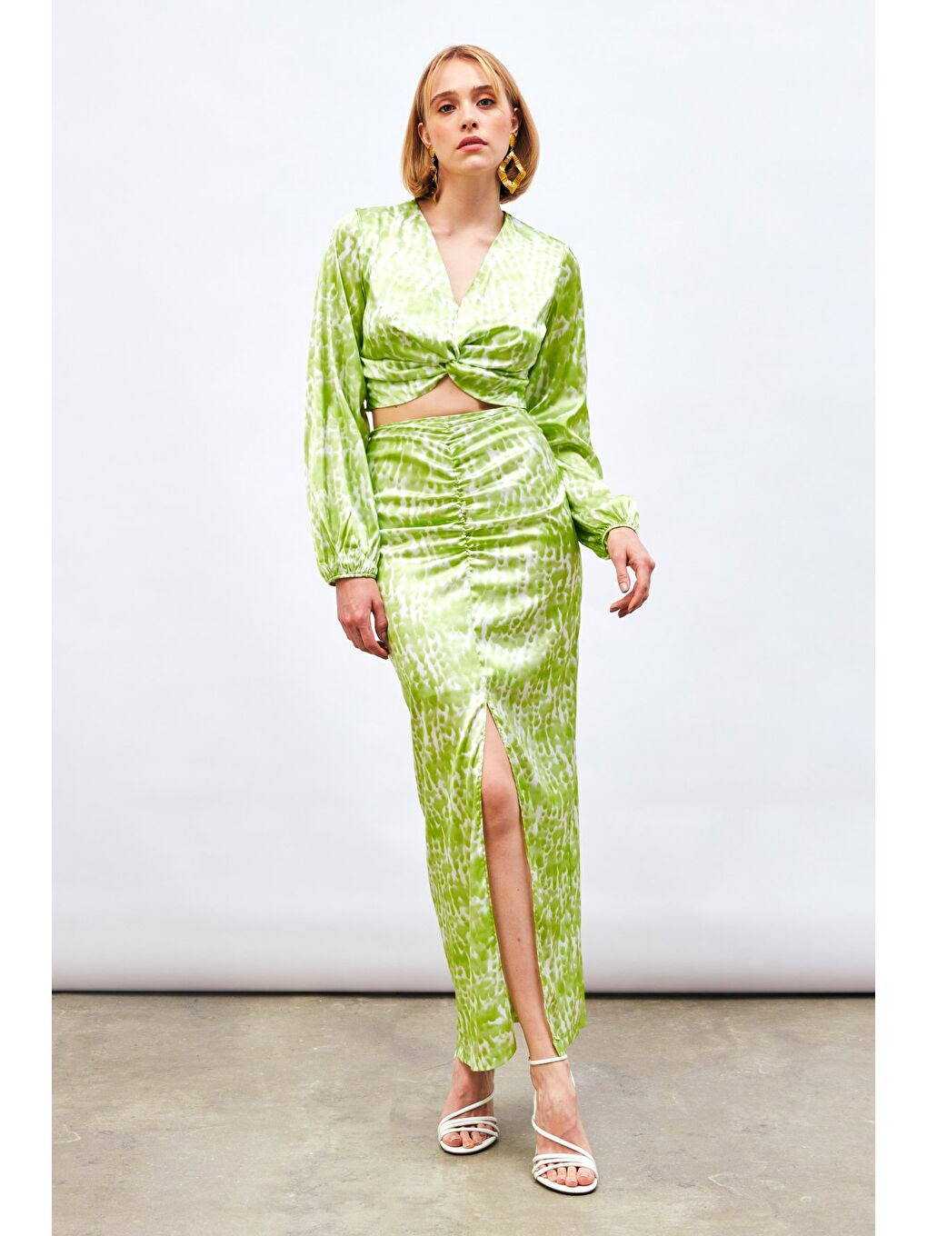 Yırtmaç Detaylı Desenli Uzun Etek - Yağ Yeşili-4