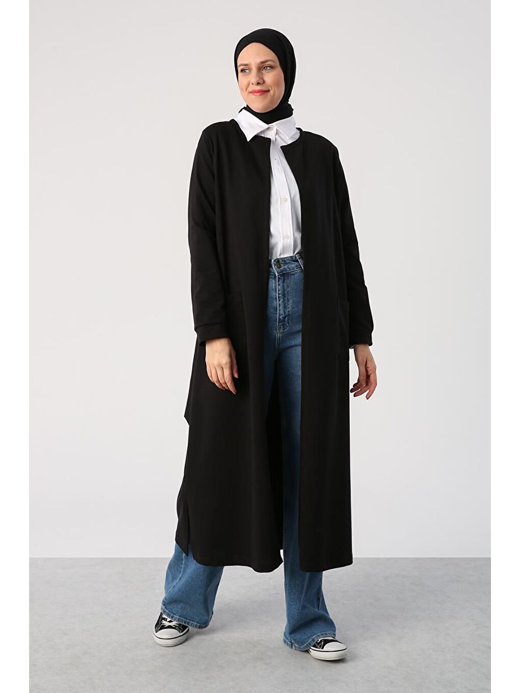 Siyah Kuşaklı Cepli Bisiklet Yaka Uzun Hırka-1