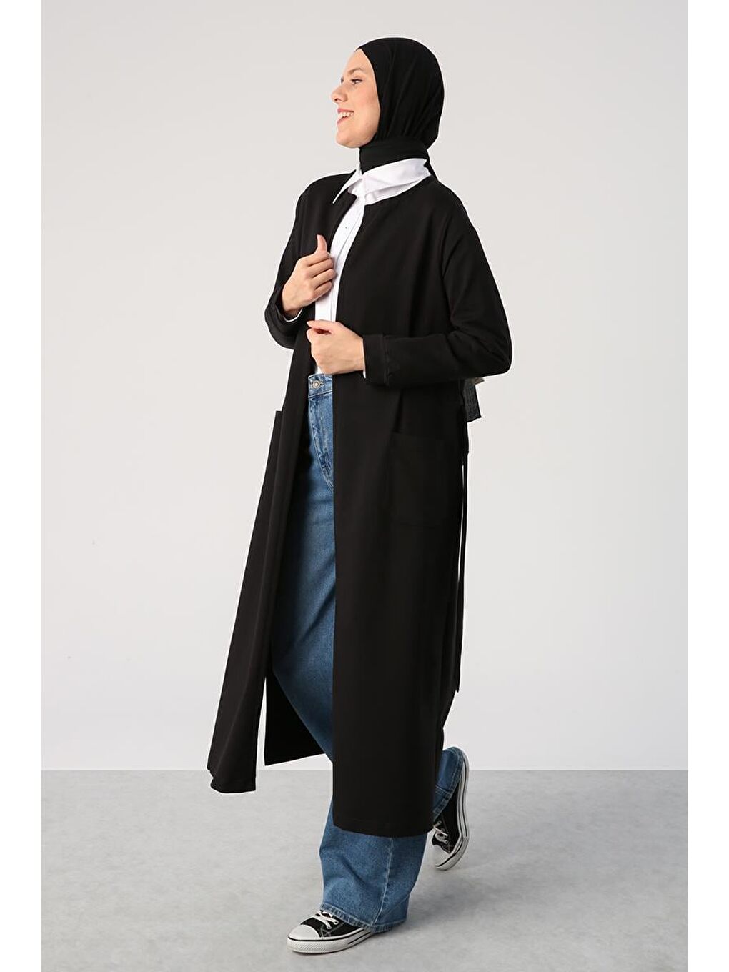Siyah Kuşaklı Cepli Bisiklet Yaka Uzun Hırka-2