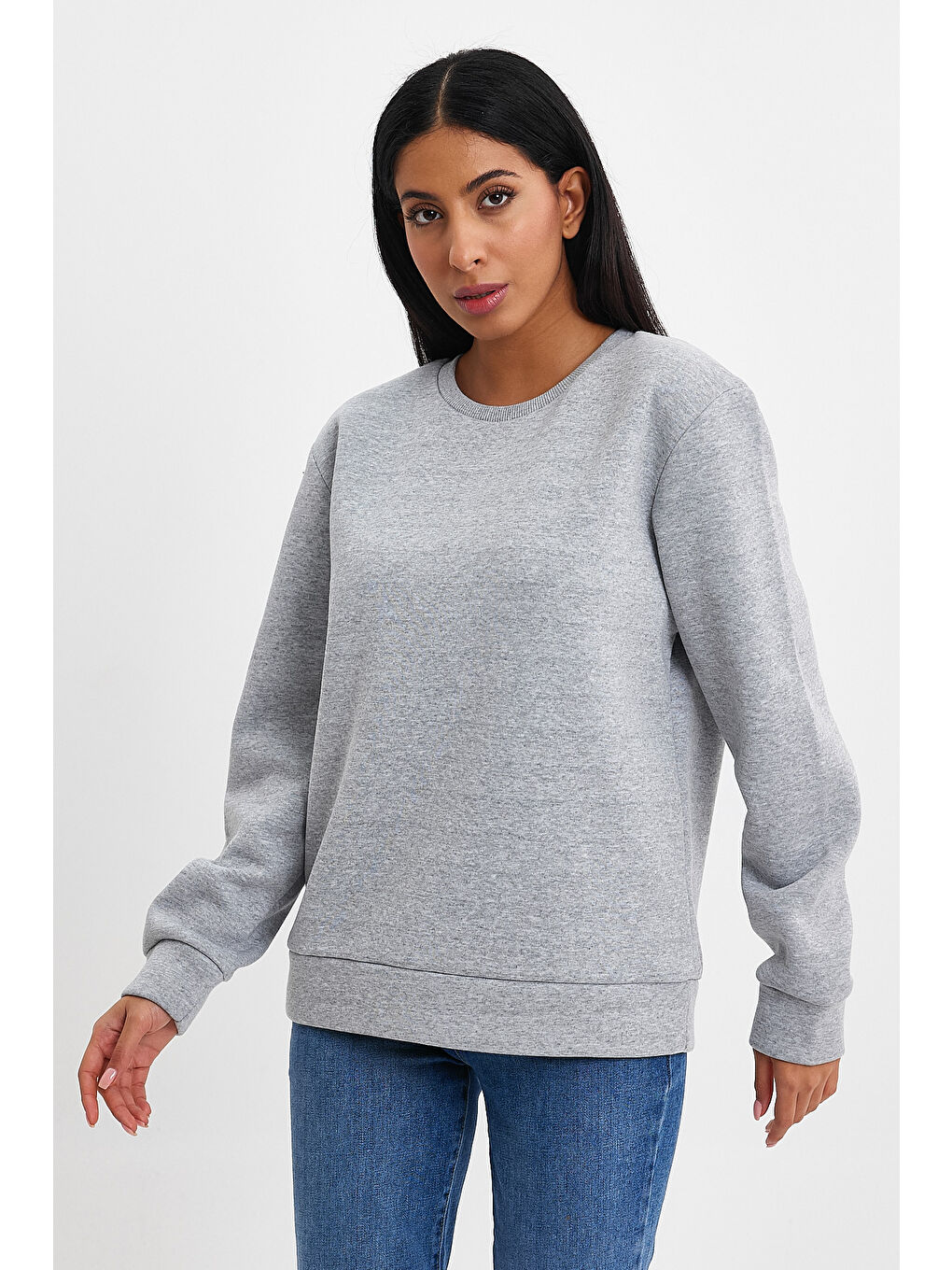 Gri Kadın Bisiklet Yaka Rahat Kalıp 3 iplik İçi Polarlı Kalın Sweatshirt SPR24SWK36-1