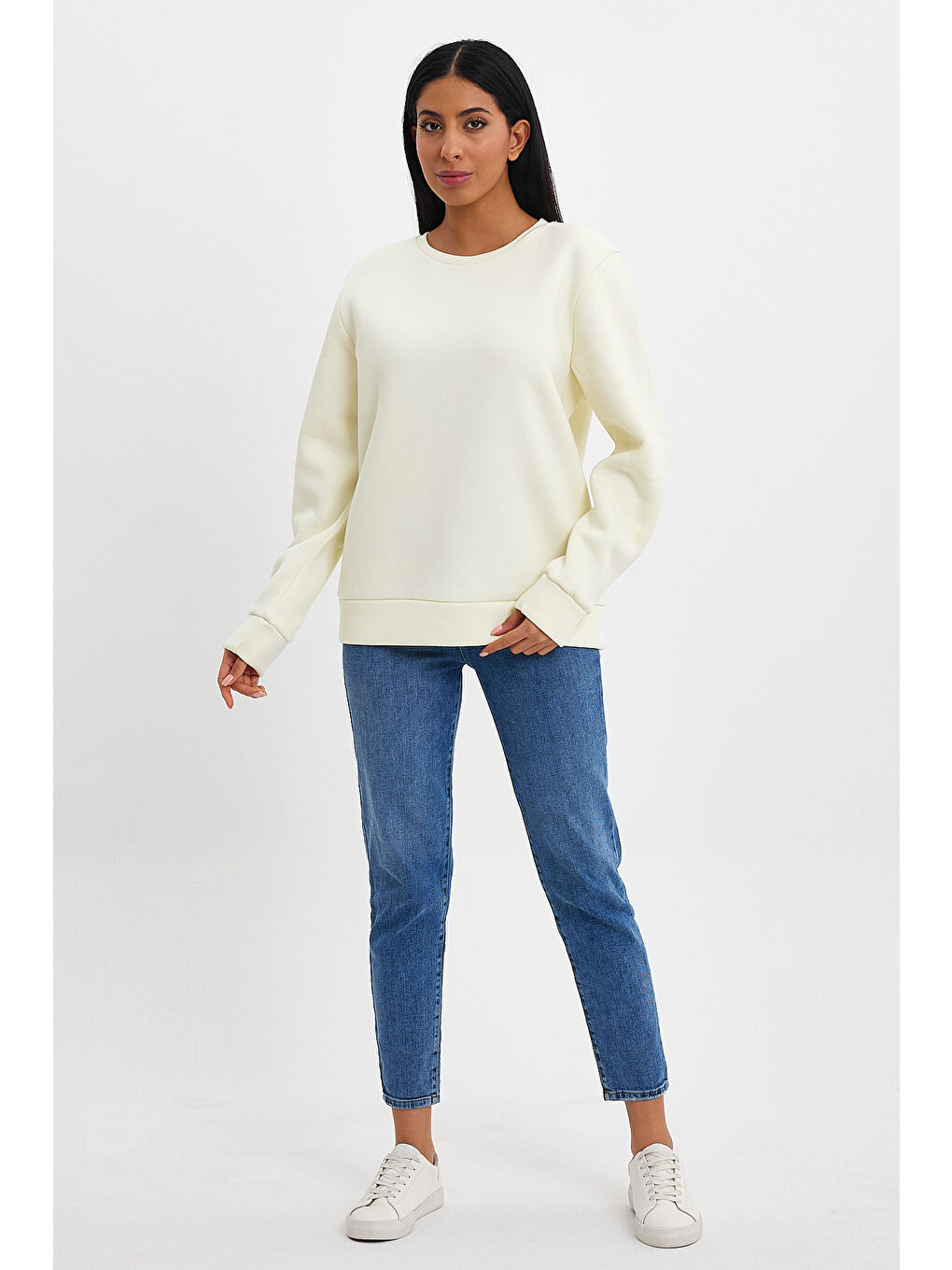 Ekru Kadın Bisiklet Yaka Rahat Kalıp 3 iplik İçi Polarlı Kalın Sweatshirt SPR24SWK36