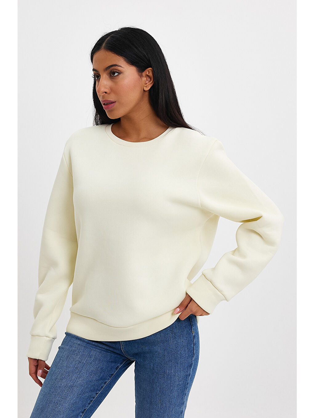Ekru Kadın Bisiklet Yaka Rahat Kalıp 3 iplik İçi Polarlı Kalın Sweatshirt SPR24SWK36-4