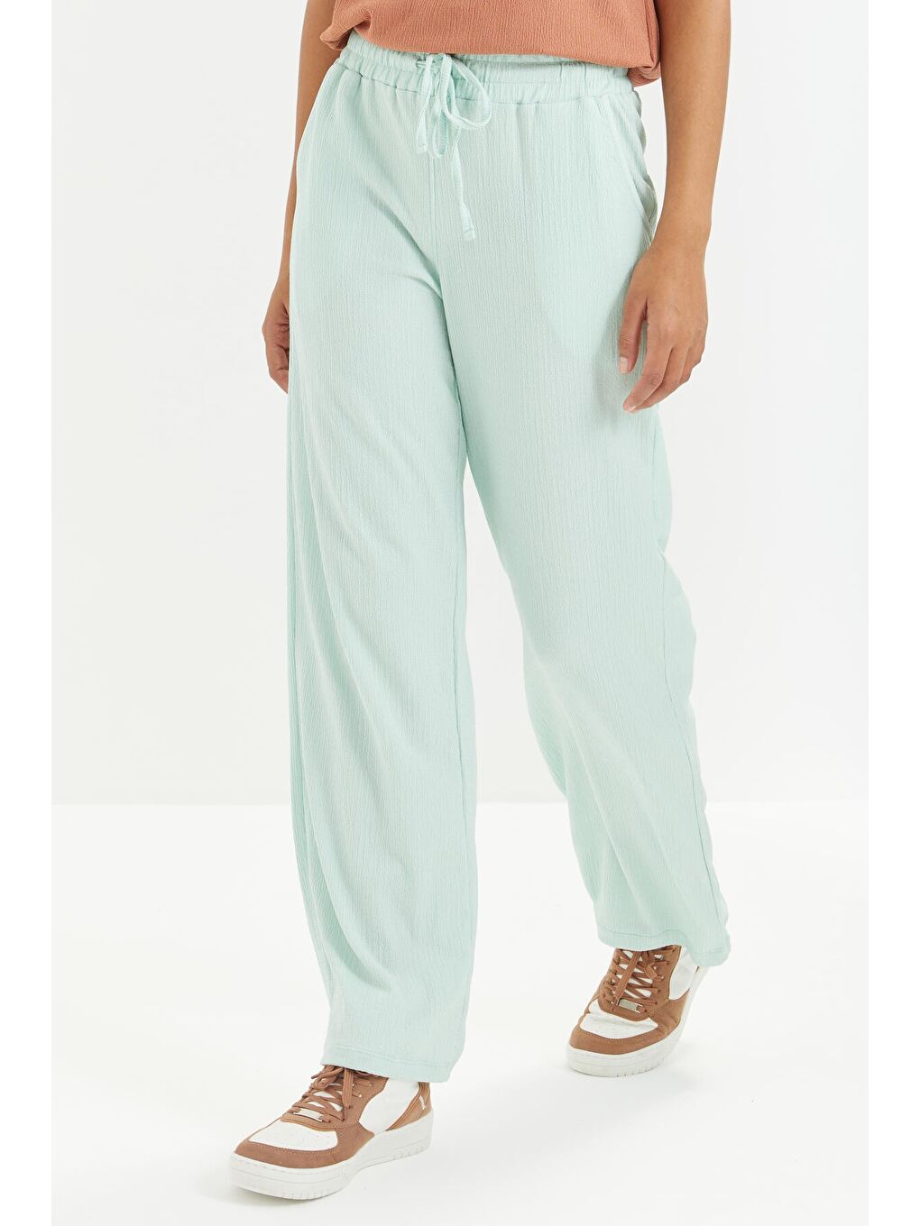 Turkuaz Su Yeşili Bel Büzgülü Bağcıklı Klasik Paça Bürümcük Kumaş Kadın Eşofman Alt  - 94619-1