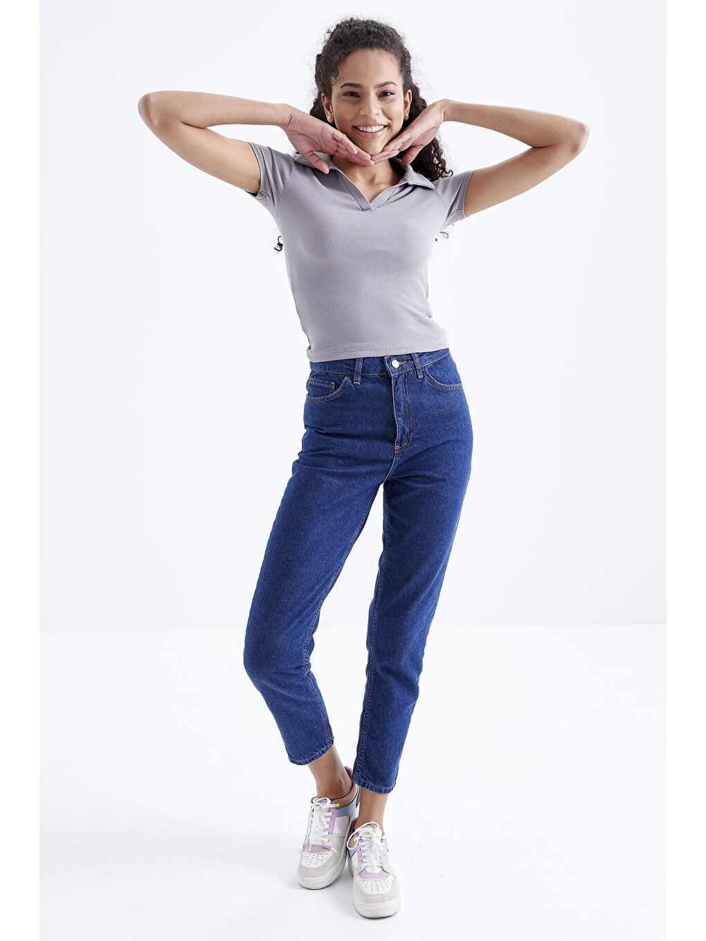 Gri Polo Yaka Basic Kısa Kollu  Kadın Crop Top Tişört - 97208-1
