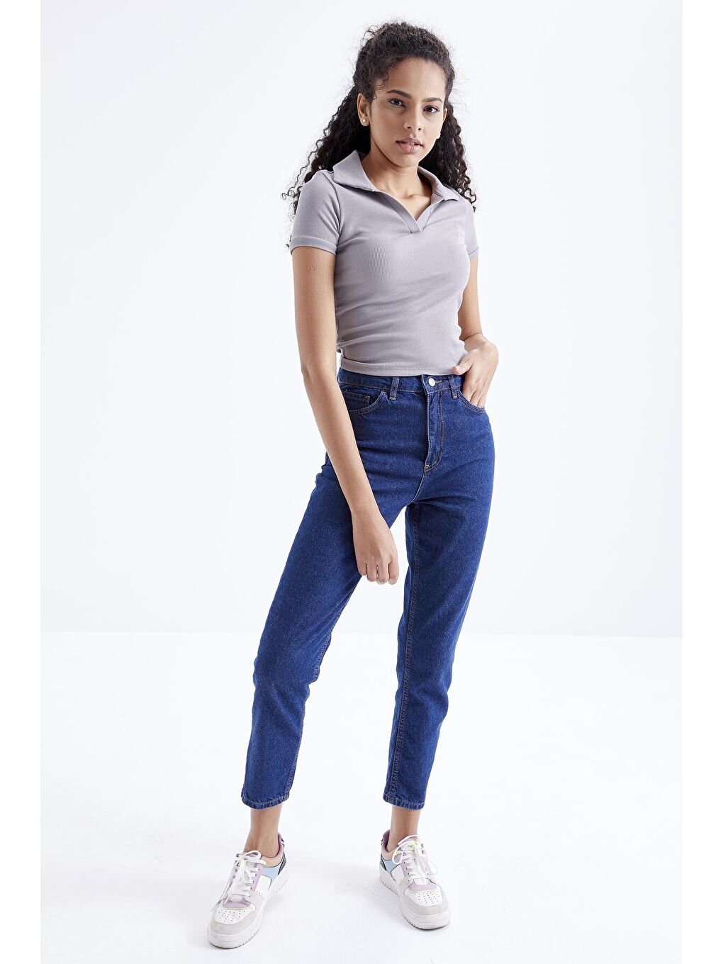 Gri Polo Yaka Basic Kısa Kollu  Kadın Crop Top Tişört - 97208-3