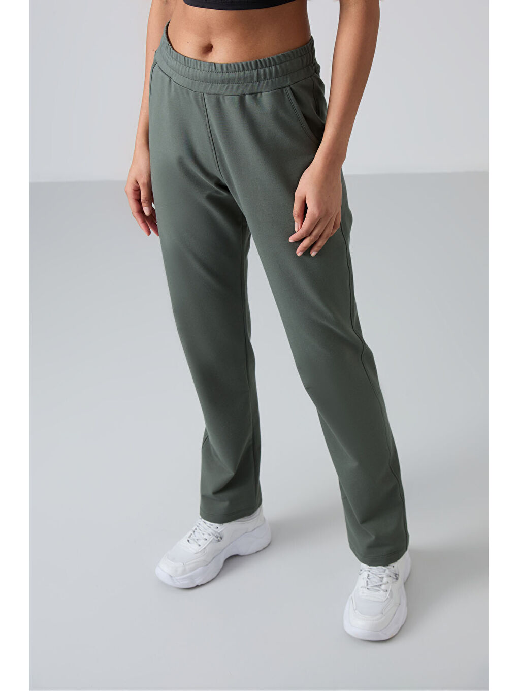 Haki Yüksek Bel Cepli Rahat Form Klasik Paça Kadın Eşofman Alt - 94584-5