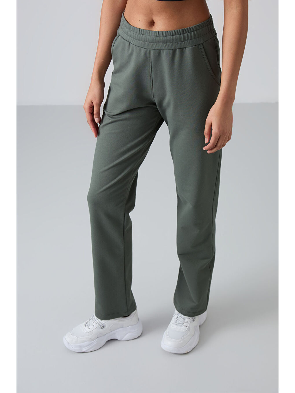 Haki Yüksek Bel Cepli Rahat Form Klasik Paça Kadın Eşofman Alt - 94584-8