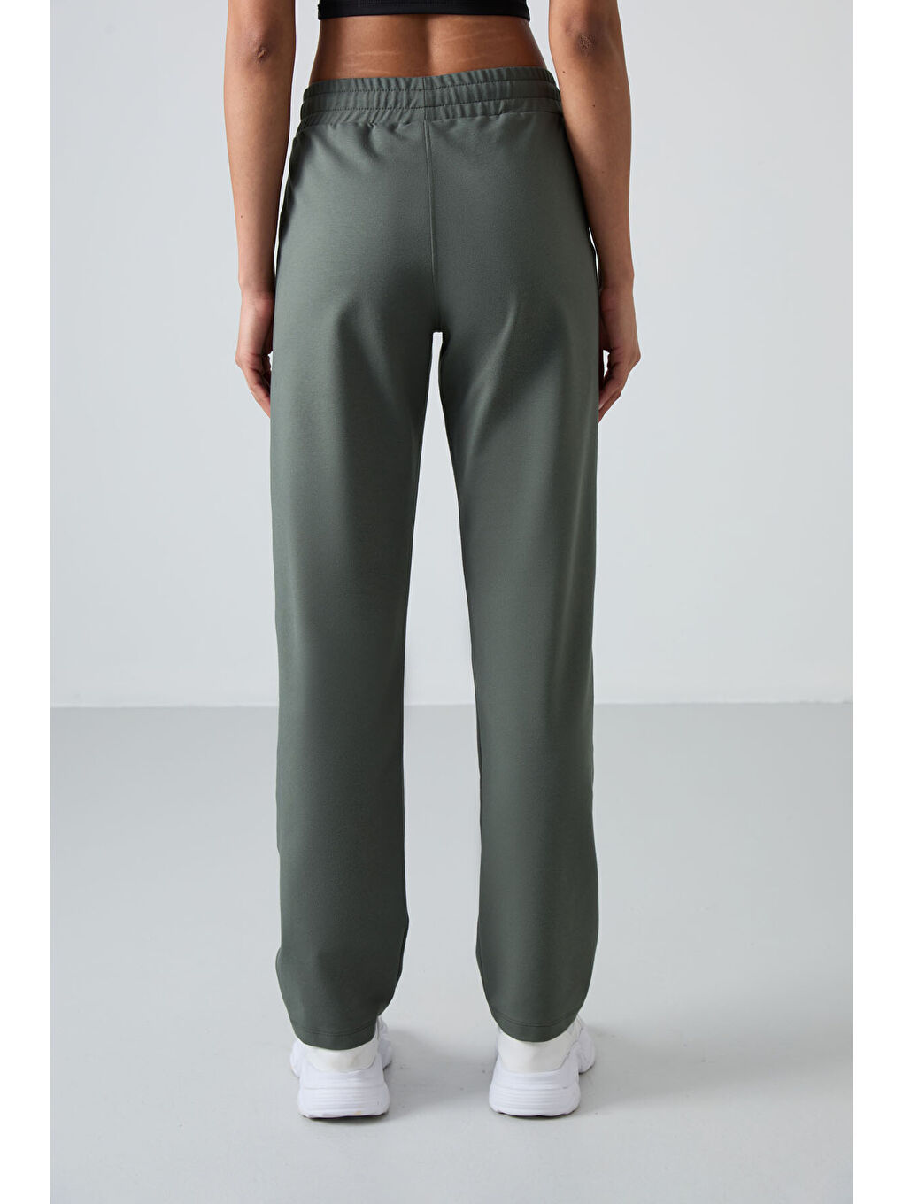 Haki Yüksek Bel Cepli Rahat Form Klasik Paça Kadın Eşofman Alt - 94584-9