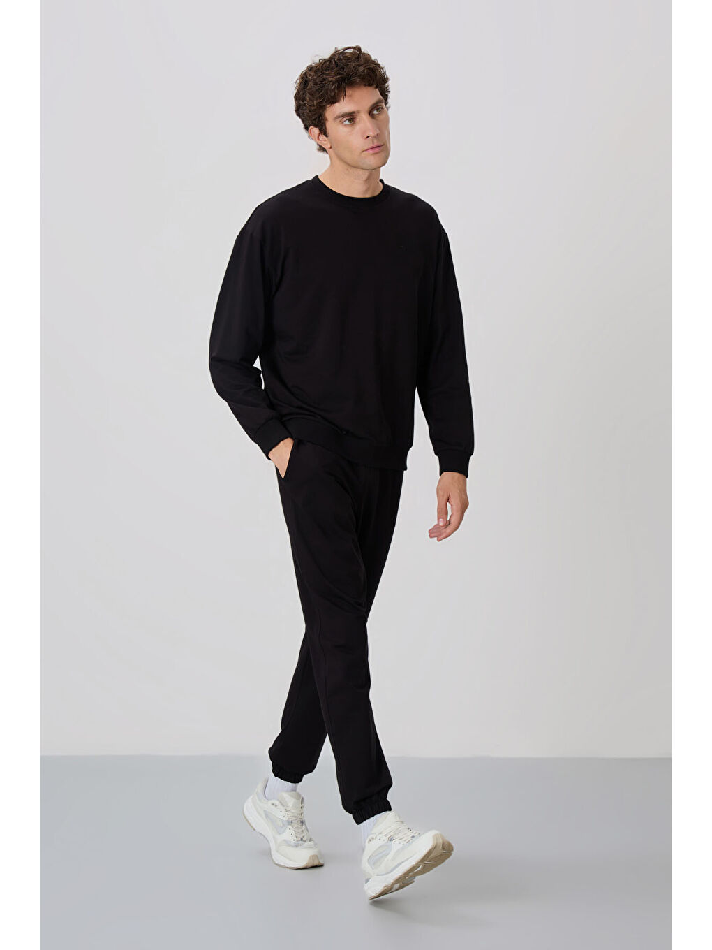 Siyah Casual Bisiklet Yaka Lastik Paça Erkek Oversize Eşofman Takımı - 85120-4