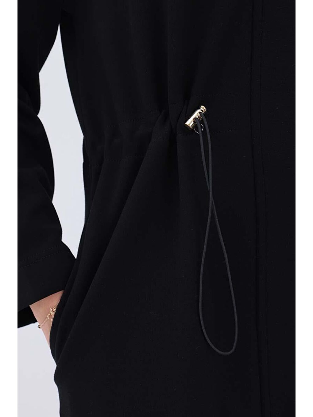 Siyah Kapüşonlu Belden Kanallı Hırka-4