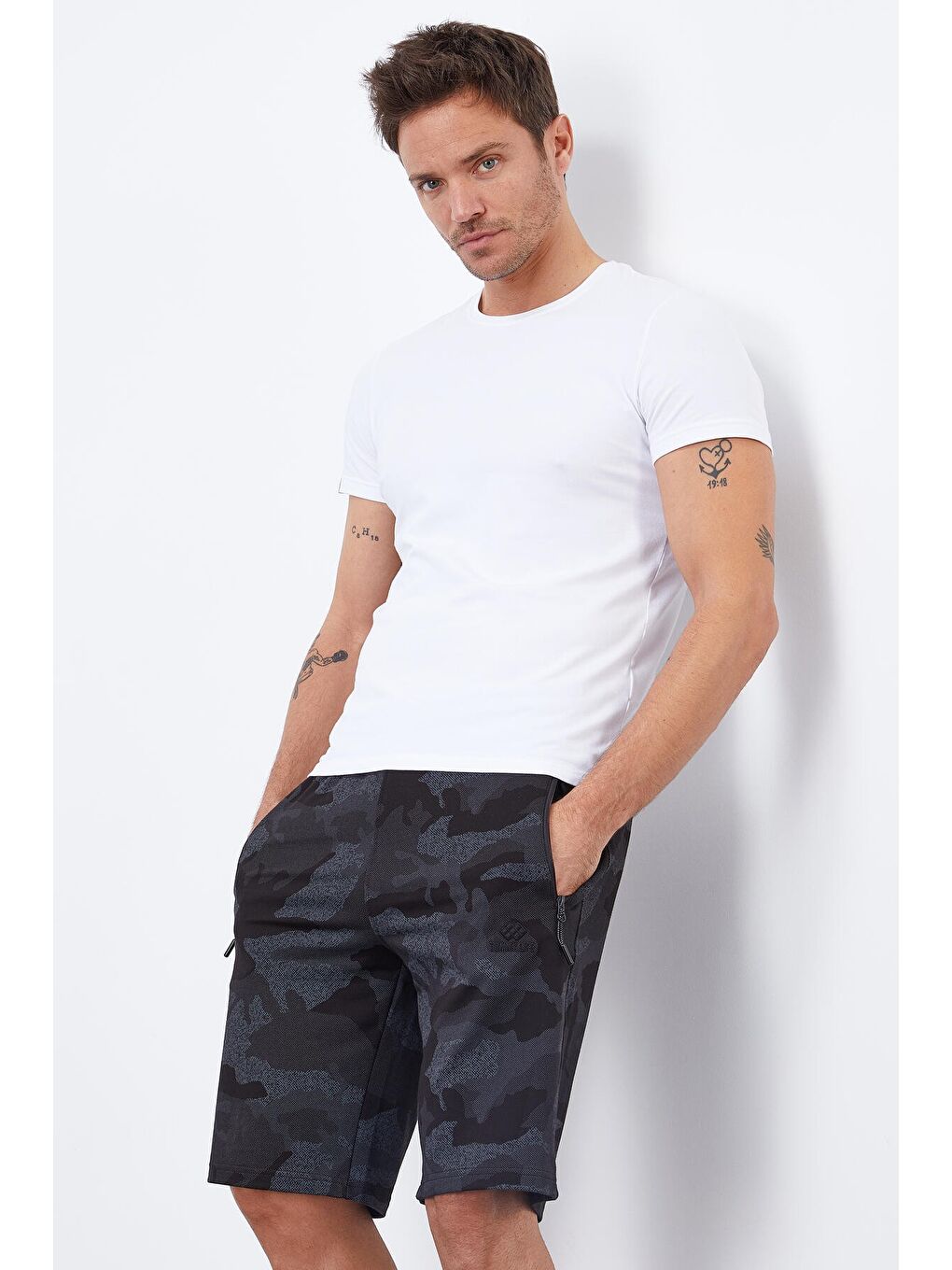 Siyah Kamuflaj Kamuflaj Desenli Standart Kalıp Erkek Şort - 81157