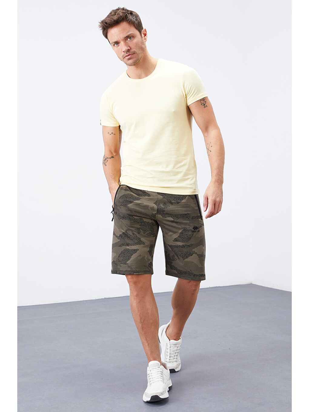 Haki Kamuflaj Desenli Standart Kalıp Erkek Şort - 81157-4