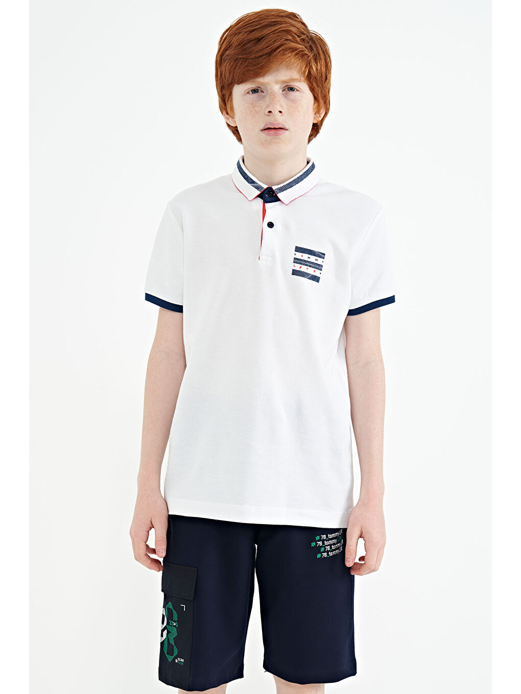 Beyaz Yakası Renk Bloklu Baskı Detaylı Standart Kalıp Erkek Çocuk Tişört - 11111