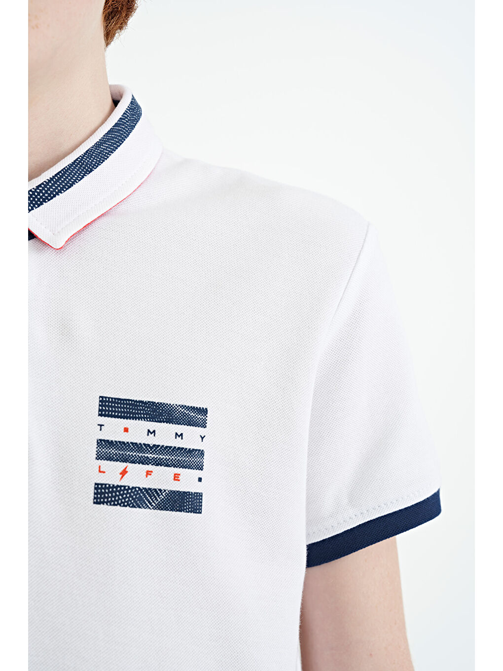 Beyaz Yakası Renk Bloklu Baskı Detaylı Standart Kalıp Erkek Çocuk Tişört - 11111-2