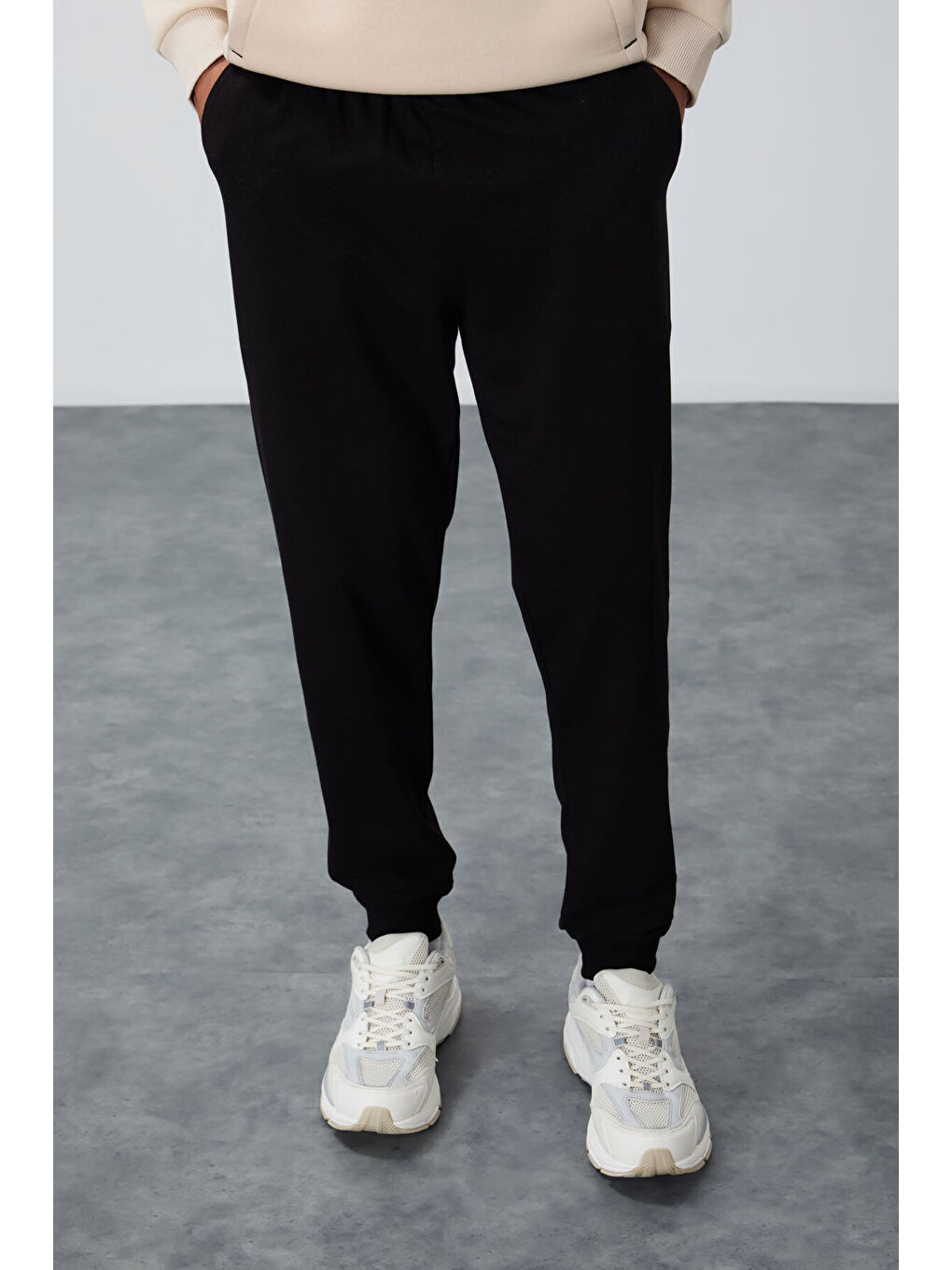 Siyah Klasik Cepli Standart Kalıp Manşetli  Eşofman Alt - 84652-1