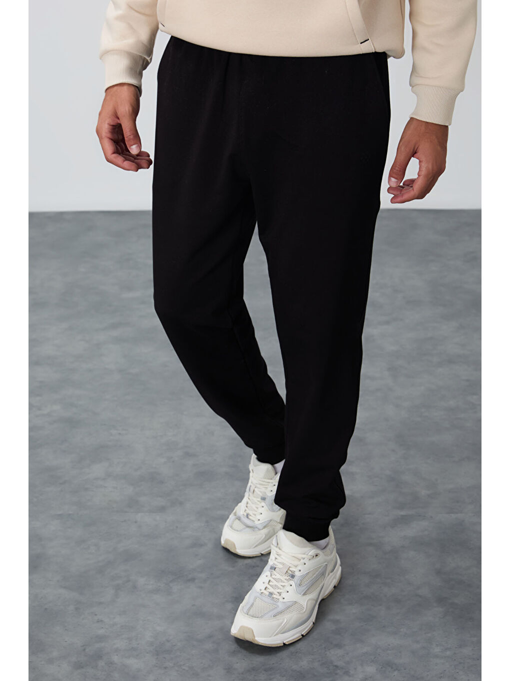 Siyah Klasik Cepli Standart Kalıp Manşetli  Eşofman Alt - 84652-2