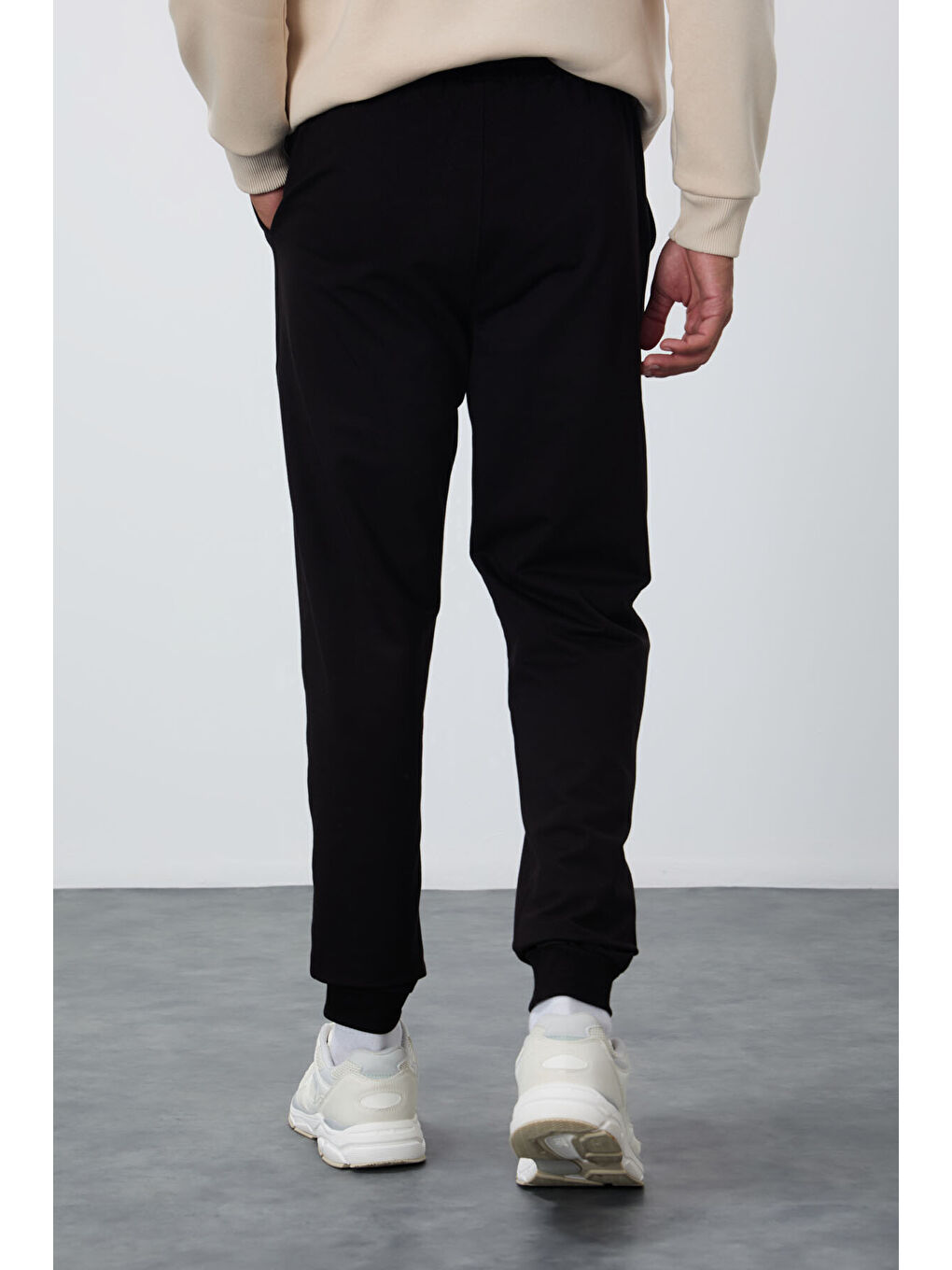 Siyah Klasik Cepli Standart Kalıp Manşetli  Eşofman Alt - 84652-4