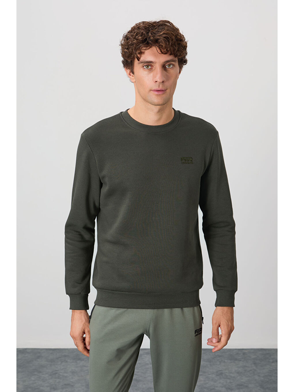 Haki Bisiklet Yaka Şardonlu Rahat Form Basic Erkek Sweatshirt - 88137