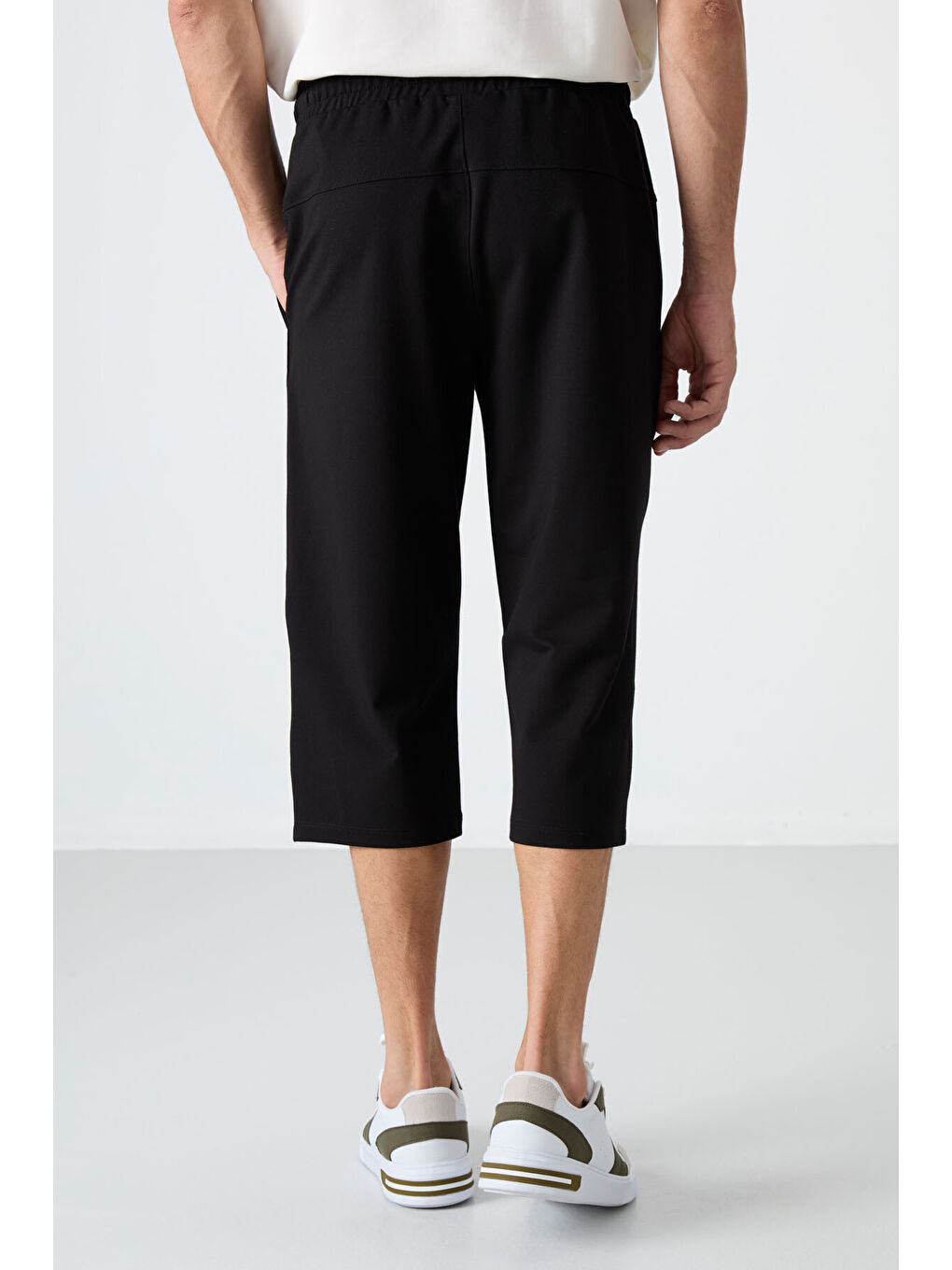 Siyah Ön Cep Detaylı Standart Kalıp Klasik Paça Erkek Kapri - 83092-4