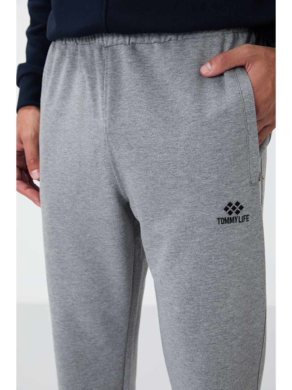 Gri Melanj Fermuar Cepli Dar Kalıp Klasik Paça Erkek Eşofman Alt - 84669-3