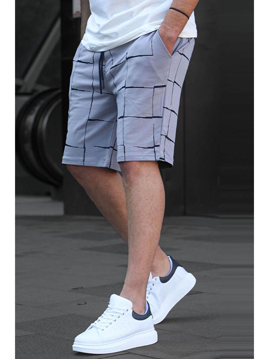 Boyalı Gri Grafik Desen Erkek Şort 5496