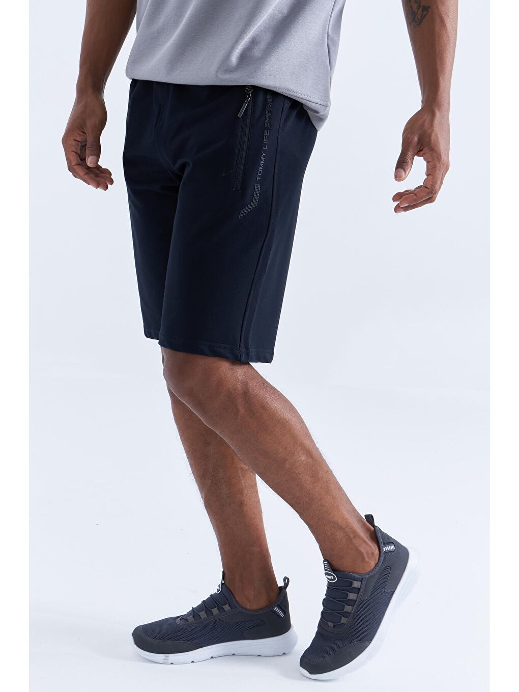 Lacivert Lacı - Siyah Fermuar Cepli Yazı Detaylı Standart Kalıp Erkek Şort - 81141-1