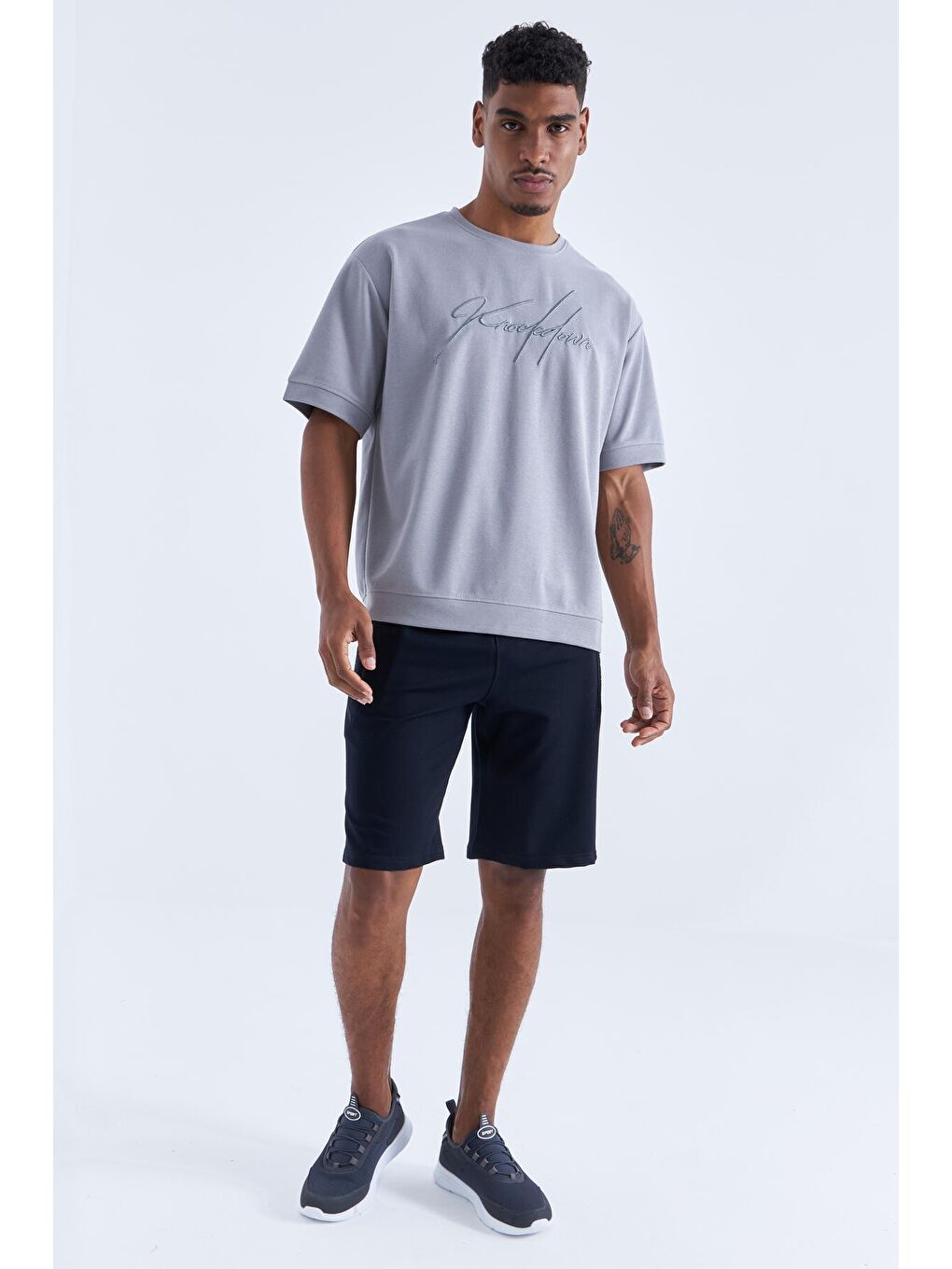 Lacivert Lacı - Siyah Fermuar Cepli Yazı Detaylı Standart Kalıp Erkek Şort - 81141-2