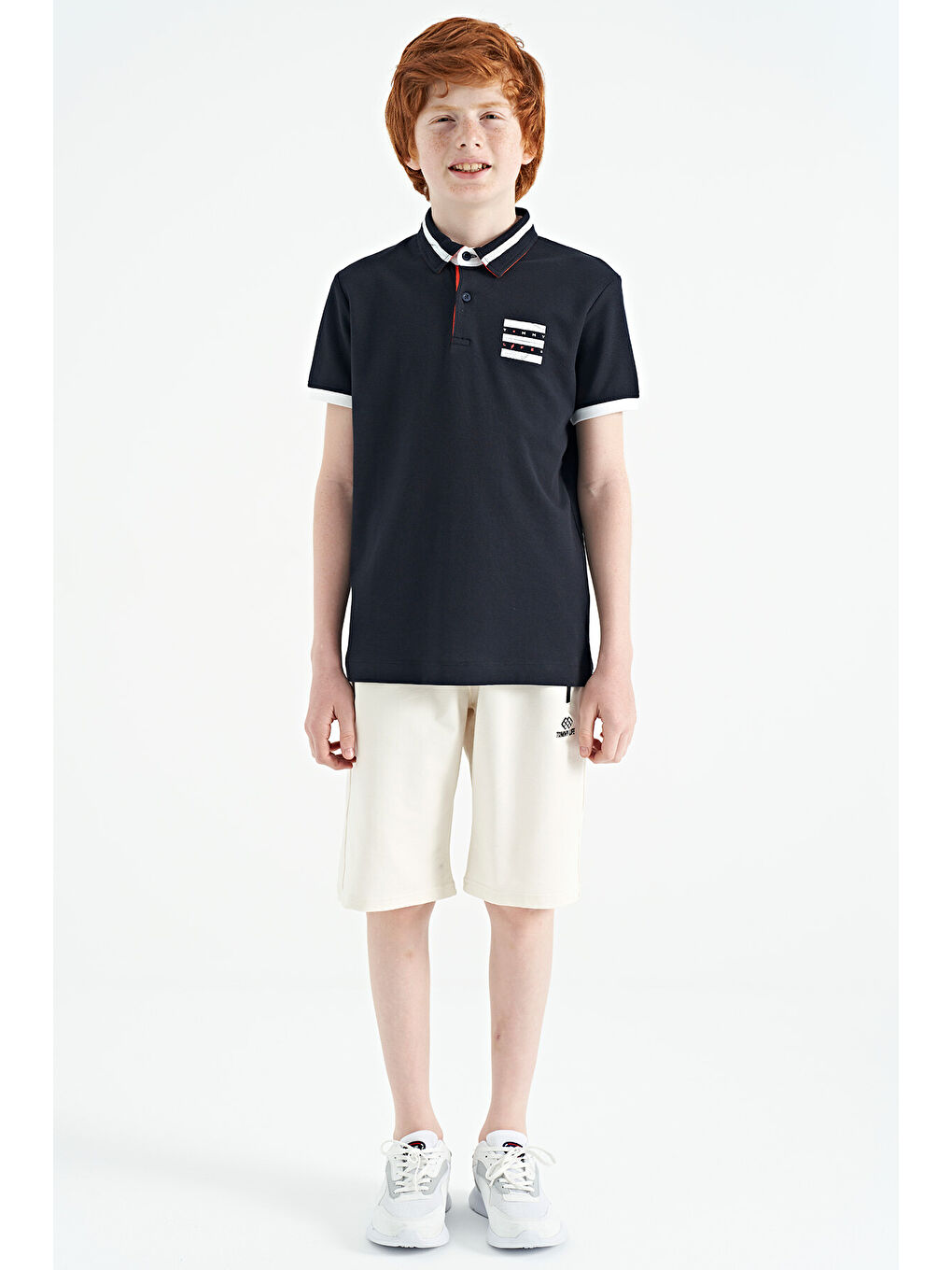 Lacivert Yakası Renk Bloklu Baskı Detaylı Standart Kalıp Erkek Çocuk Tişört - 11111-1