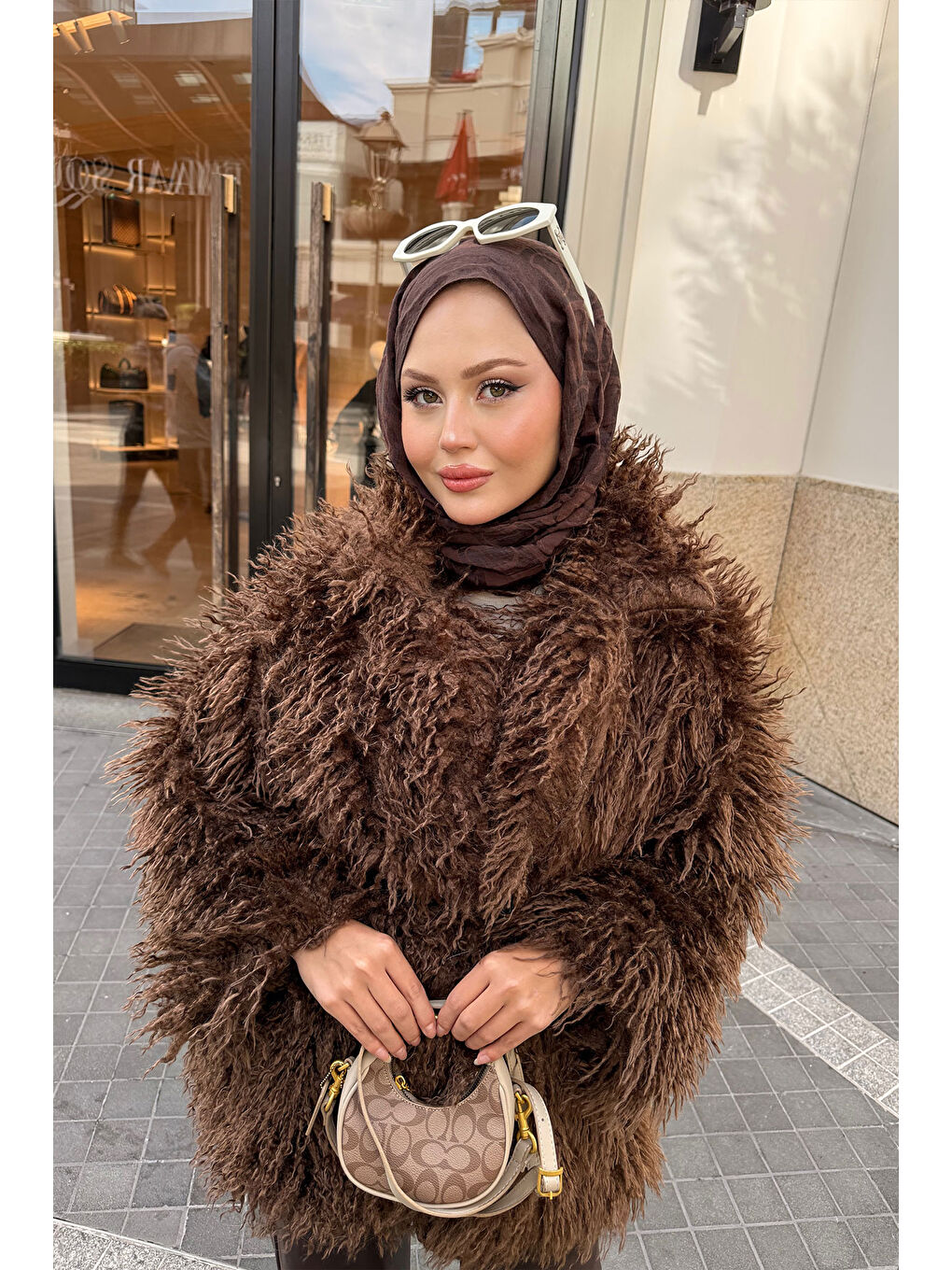 Kadın Kemer Detay Kısa Kürk Kaban Kahverengi-4