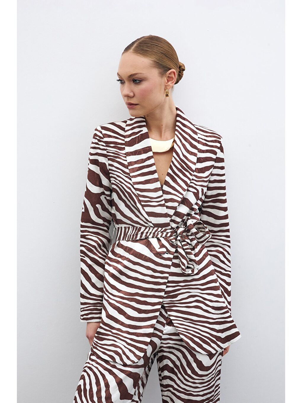 Kahverengi Kuşaklı Zebra Ceket - Kahve