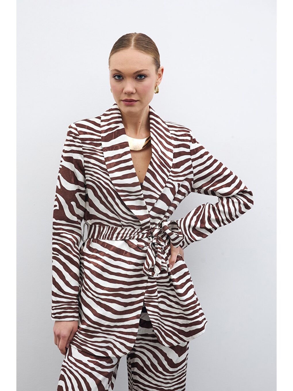 Kahverengi Kuşaklı Zebra Ceket - Kahve-3